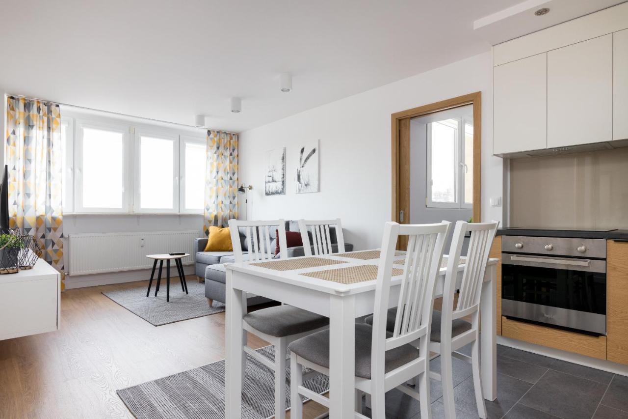 Ochota Homely Apartment Varsavia Esterno foto